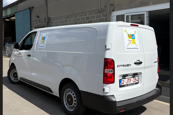 Nouveau véhicule 100% électrique service technique
